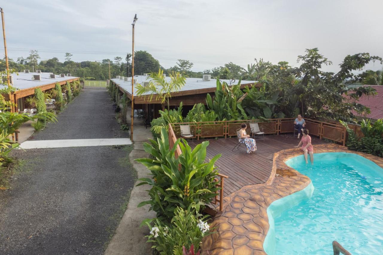 Cabanas Del Rio Aparthotel La Fortuna Exterior photo